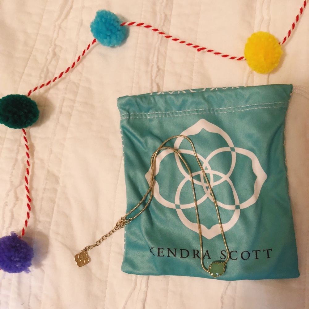 Kendra Scott necklace